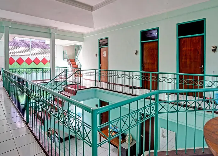 Spot On 91524 Victory Homestay Syariah Surabaya